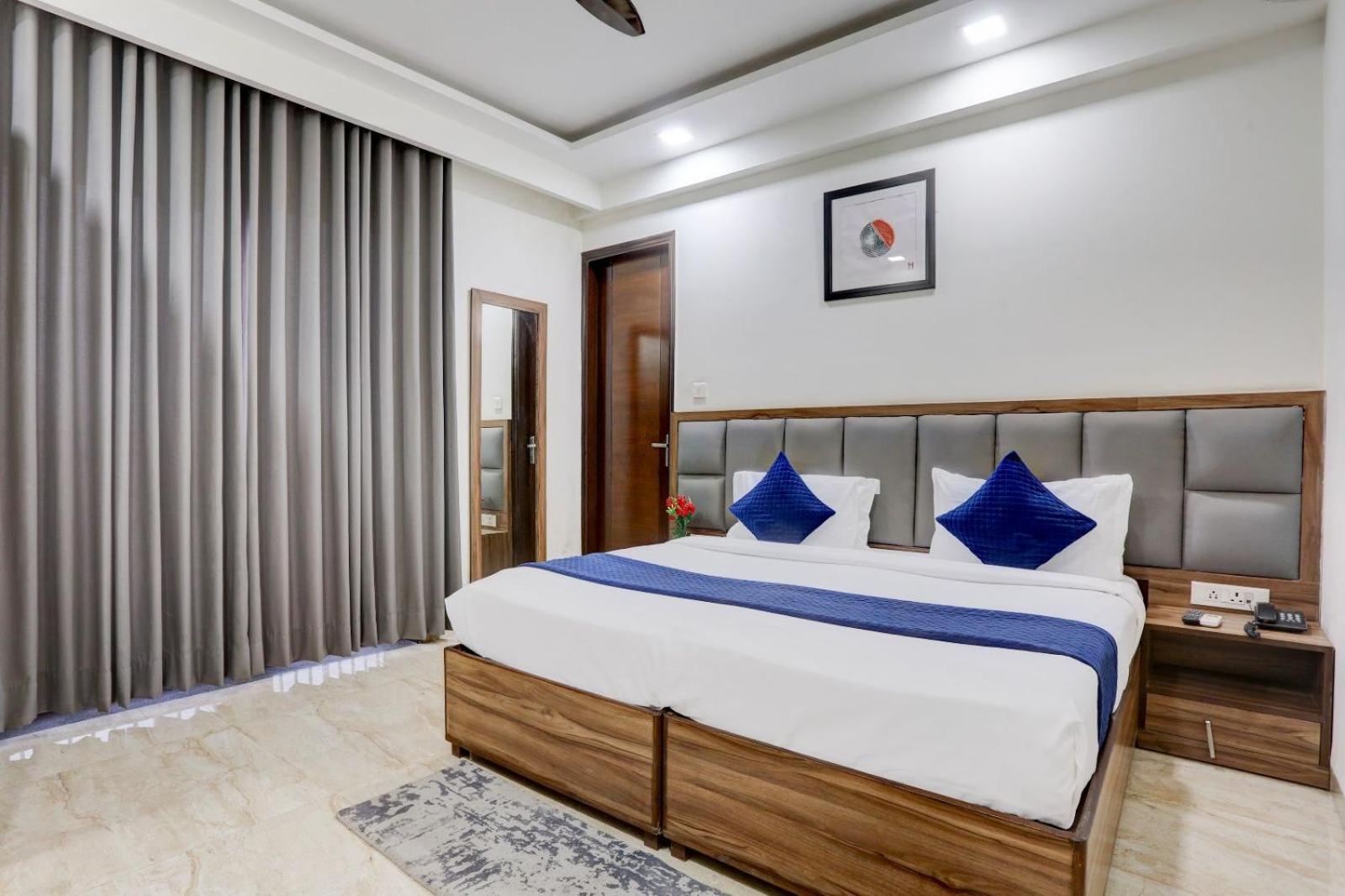 Hotel Greysky Medicity คูร์เคาน์ ภายนอก รูปภาพ