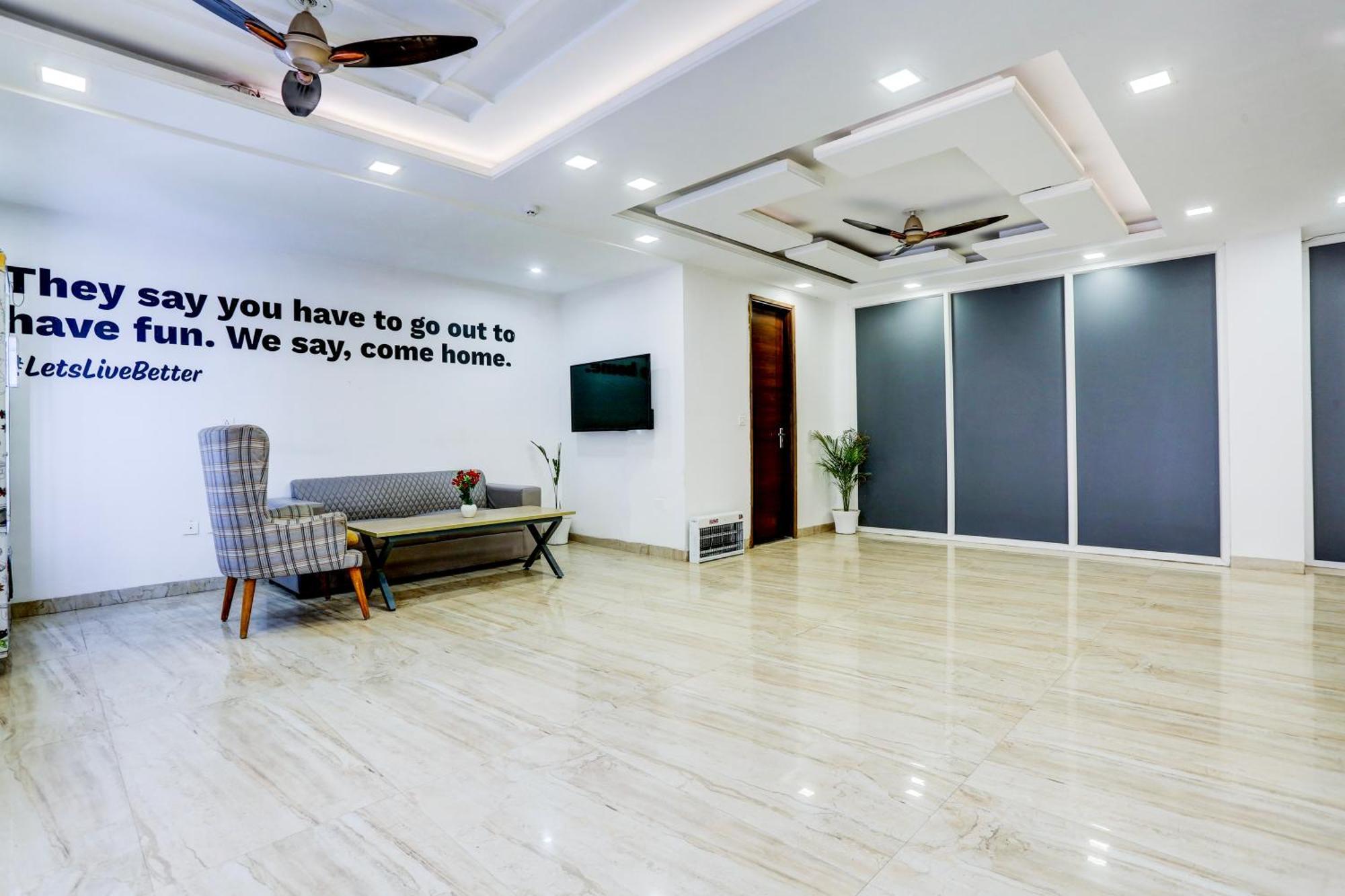 Hotel Greysky Medicity คูร์เคาน์ ภายนอก รูปภาพ